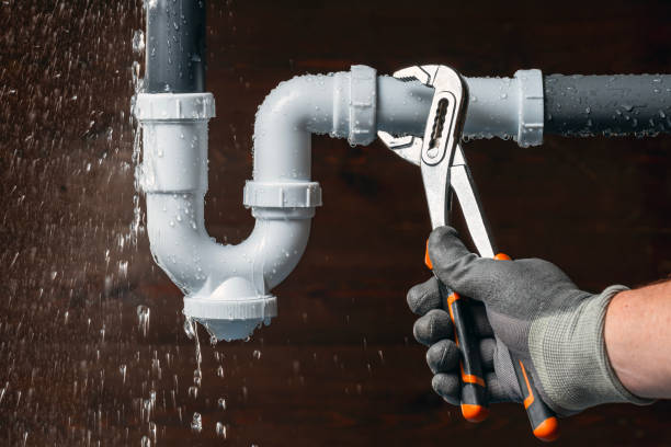 Professional Leak Detection technician working in New London, TX